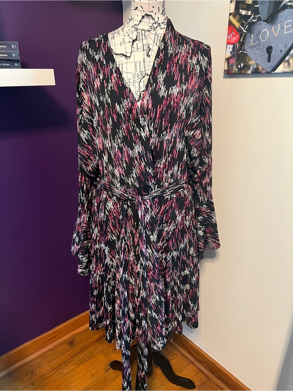 Plus Size torrid Black Dress with Pink and White Abstract Print, Long Sleeve NWT